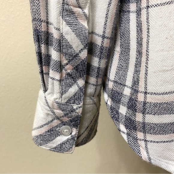 Rails Hunter Plaid Button-Front Shirt - Picture 7 of 11